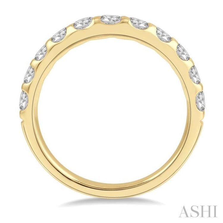 1 ctw Arched Center Round Cut Diamond Wedding Band in 14K Yellow Gold
