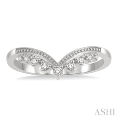 1/10 ctw Chevron Round Cut Diamond Highlighted Wedding Band in 14K White Gold