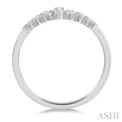 1/10 ctw Chevron Round Cut Diamond Highlighted Wedding Band in 14K White Gold