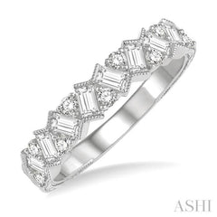 5/8 ctw Zigzag Baguette and Round Cut Diamond Ring in 14K White Gold