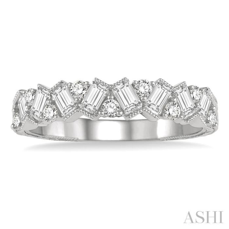 5/8 ctw Zigzag Baguette and Round Cut Diamond Ring in 14K White Gold