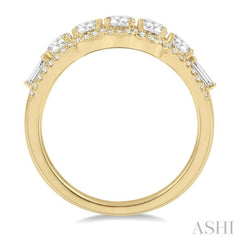 1 ctw Baguette and Round Cut Diamond Fashion Ring in 14K Yellow Gold