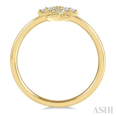 1/10 ctw Star Center Round Cut Diamond Petite Fashion Ring in 10K Yellow Gold