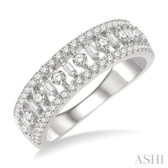 3/4 ctw Baguette and Round Cut Diamond Fashion Band in 14K White Gold