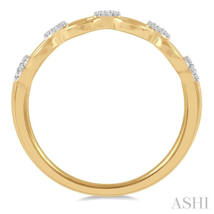 1/10 ctw Round Cut Diamond Stackable Oval Shape Link Fashion Band in 14K Yellow Gold