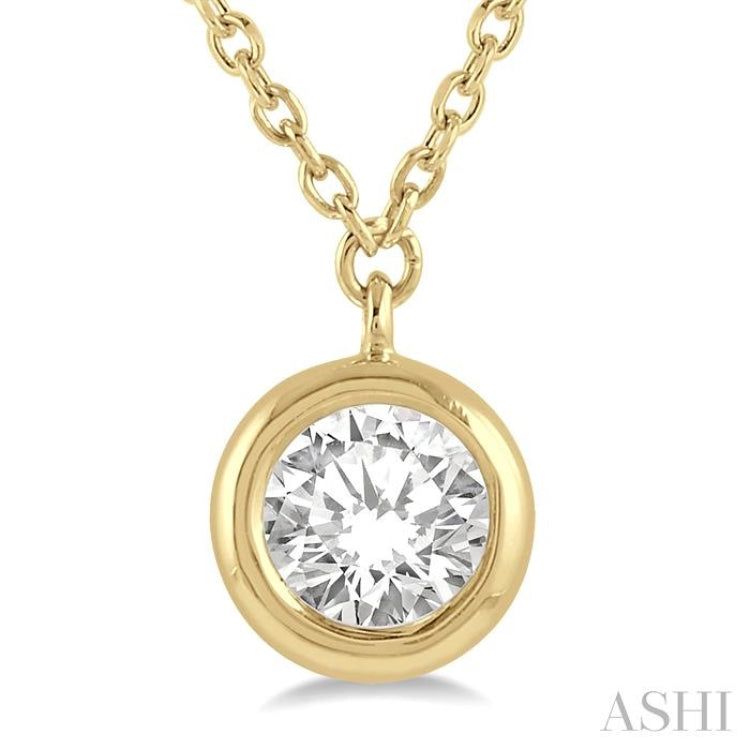 1/5 ctw Round Cut Diamond Pendant With Chain in 14K Yellow Gold