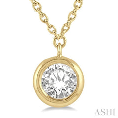 1/5 ctw Round Cut Diamond Pendant With Chain in 14K Yellow Gold