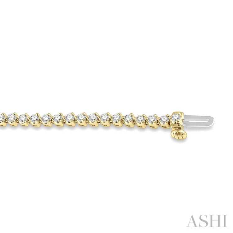 2 ctw Tri-Prong Round Cut Diamond Tennis Bracelet in 14K Yellow Gold