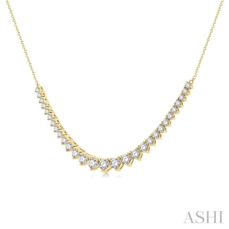 2 ctw Graduated Diamond Smile Necklace in 14K Yellow Gold