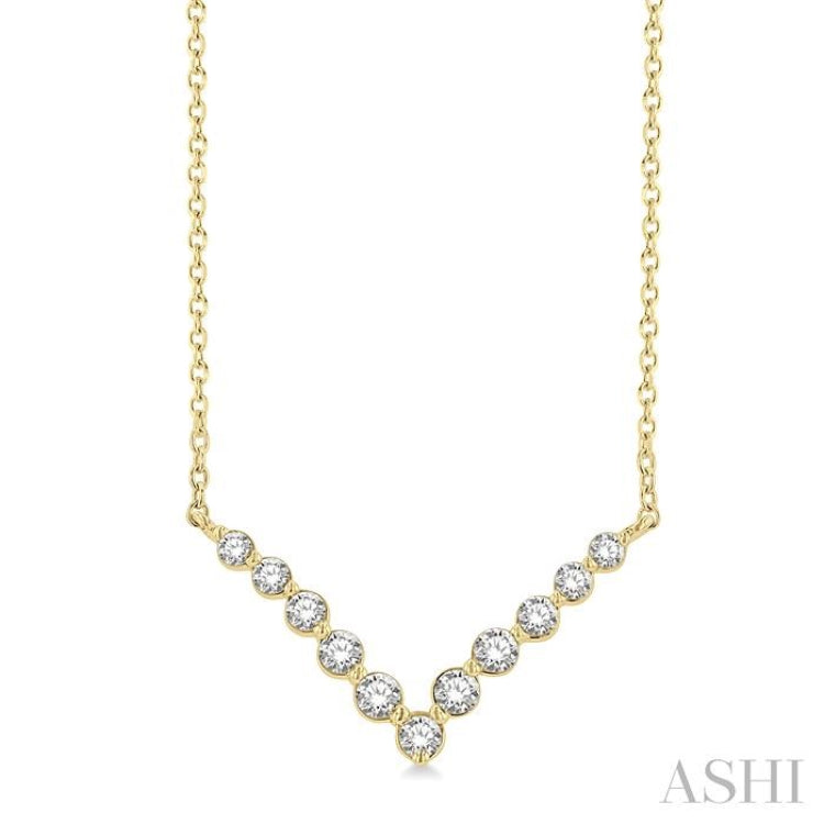 1/4 ctw Chevron Round Cut Diamond Necklace in 14K Yellow Gold