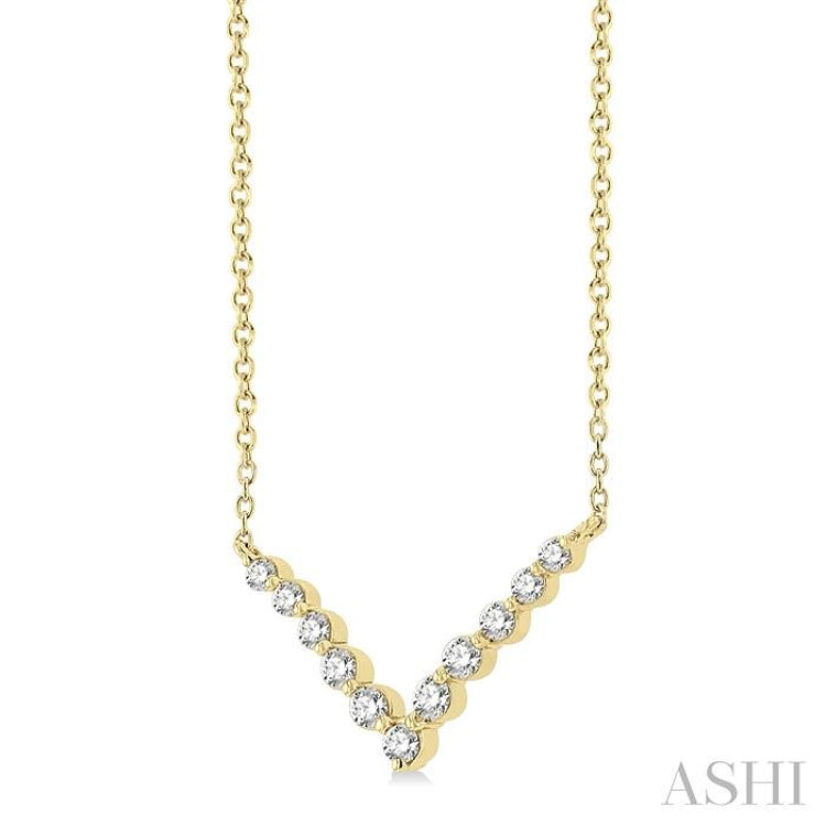 1/4 ctw Chevron Round Cut Diamond Necklace in 14K Yellow Gold