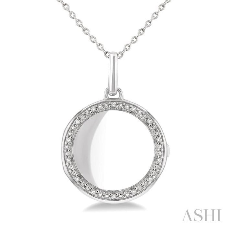 1/10 ctw Circle Shape Round Cut Diamond Keepsake Locket Pendant With Chain in Sterling Silver