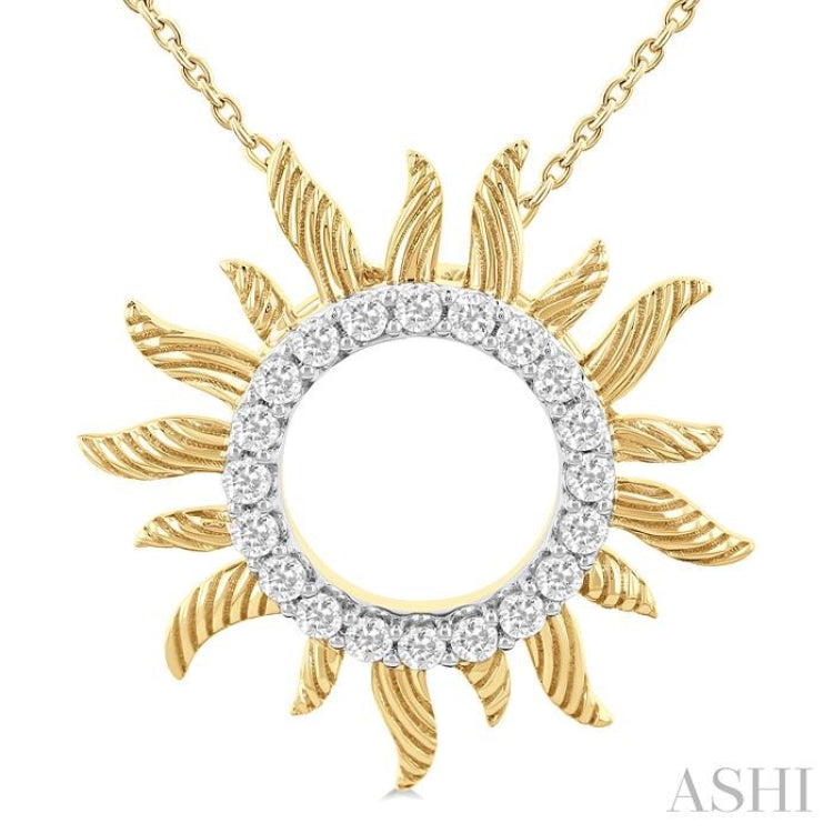 1/4 ctw Textured Sunburst Round Cut Diamond Fashion Pendant With Chain in 14K Yellow Gold