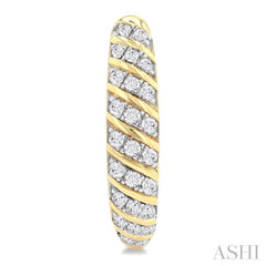 1/2 ctw Ribbed Swirl Round Cut Diamond Fashion Hoop Earring in 10K Yellow Gold