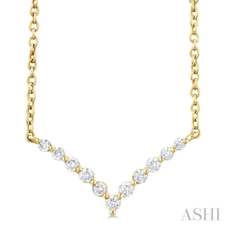 1/8 ctw Chevron Round Cut Diamond Petite Necklace in 14K Yellow Gold