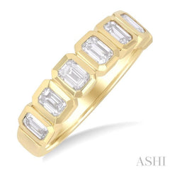 1 1/2 ctw 7-Stone Bezel Set Emerald Cut Diamond Fashion Band in 14K Yellow Gold