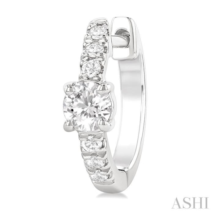 .40CTRDDM PETITE HUGGIE ER WG 14K-G*