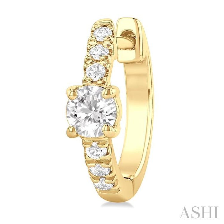 .40CTRDDM PETITE HUGGIE ER YG 14K-G*