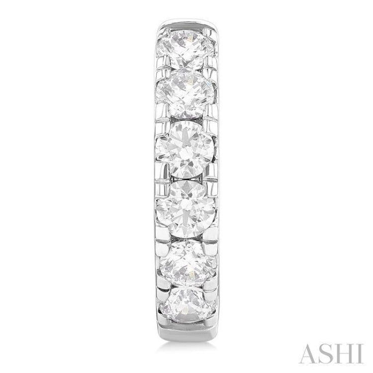 1.50CTRDDM ROUND DM HOOP ER WG 14K-G*