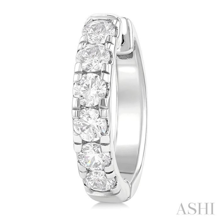 1.50CTRDDM ROUND DM HOOP ER WG 14K-G*