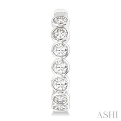1.00CTRDDM ROUND BEZEL HOOP ER WG 14K G*