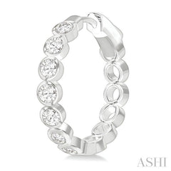 1.00CTRDDM ROUND BEZEL HOOP ER WG 14K G*