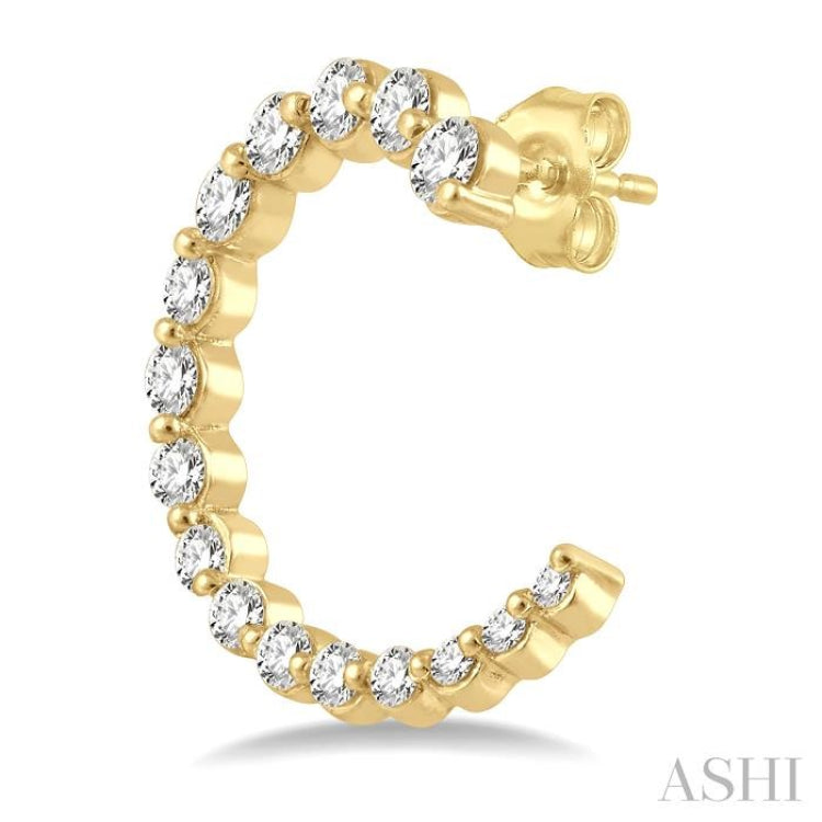 3/4 ctw Graduated Round Cut Diamond Open Hoop Earring in 14K Yellow Gold