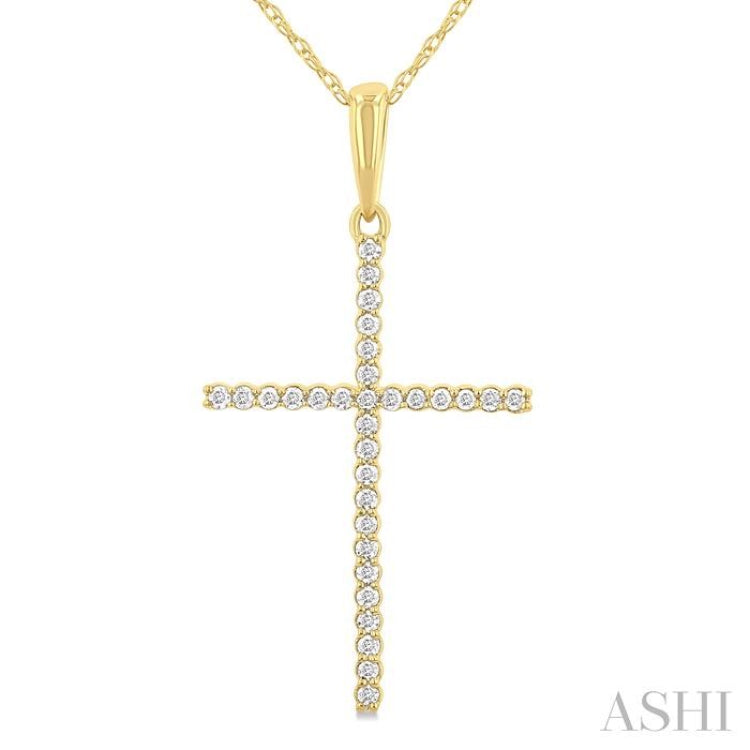 1/10 ctw Cross Round Cut Diamond Fashion Pendant With Chain in 10K Yellow Gold